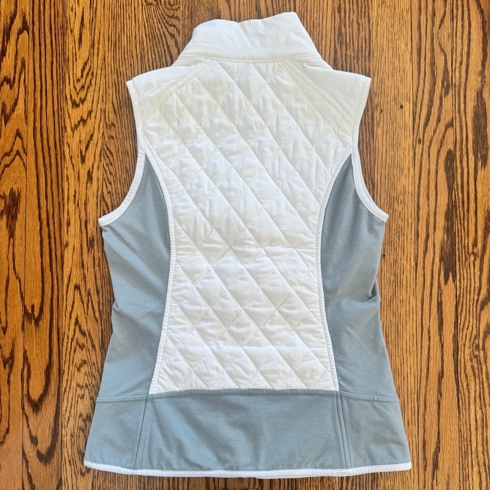 Athleta Women's Upside Quilted Vest White Gray Size Small Zip Pockets Puffer EUC - Picture 6 of 6